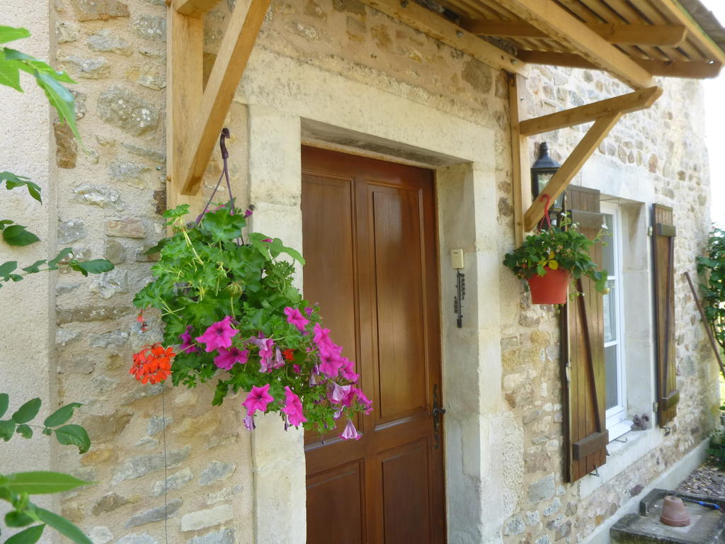 La Roulotte De Pommette Et Billy Bed & Breakfast La Hoguette Ngoại thất bức ảnh